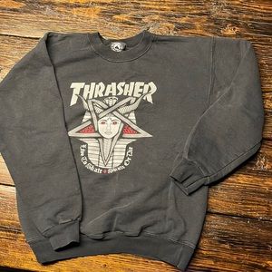 Black thrasher crewneck